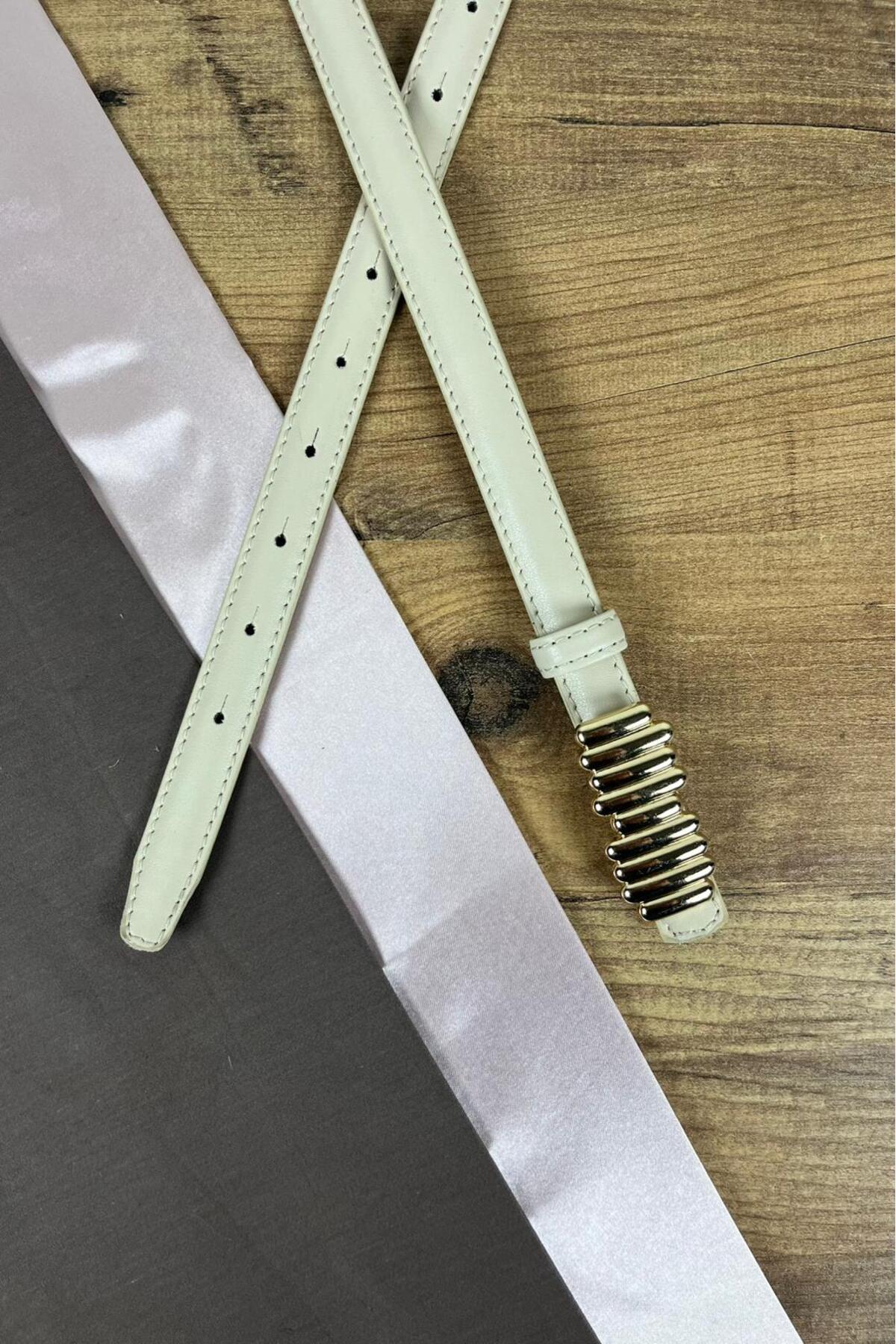 Hakiki Deri Kadın Kemer Bej Gold Çubuk Detay Tokalı 2 cm Genişlik Dikişli Bombeli Elbise Uyumlu